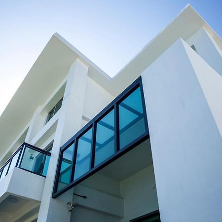 墾丁椰林 海灘文旅 Hotel Cape Eluanbi Bagian luar foto
