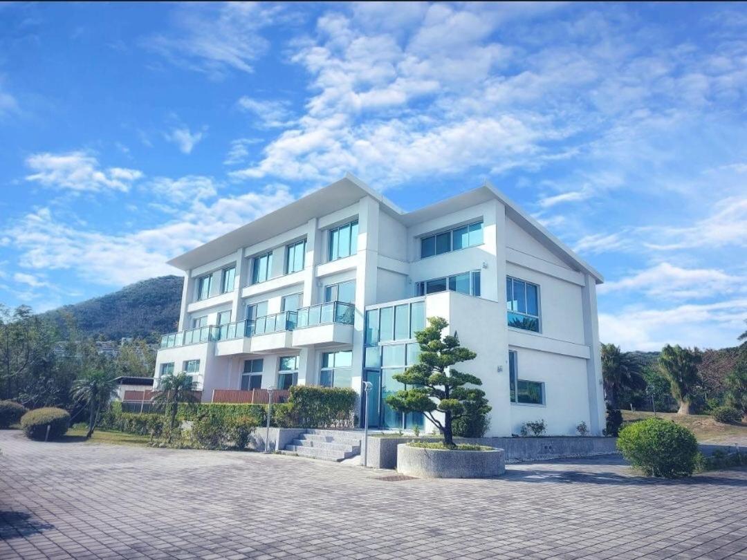 墾丁椰林 海灘文旅 Hotel Cape Eluanbi Bagian luar foto