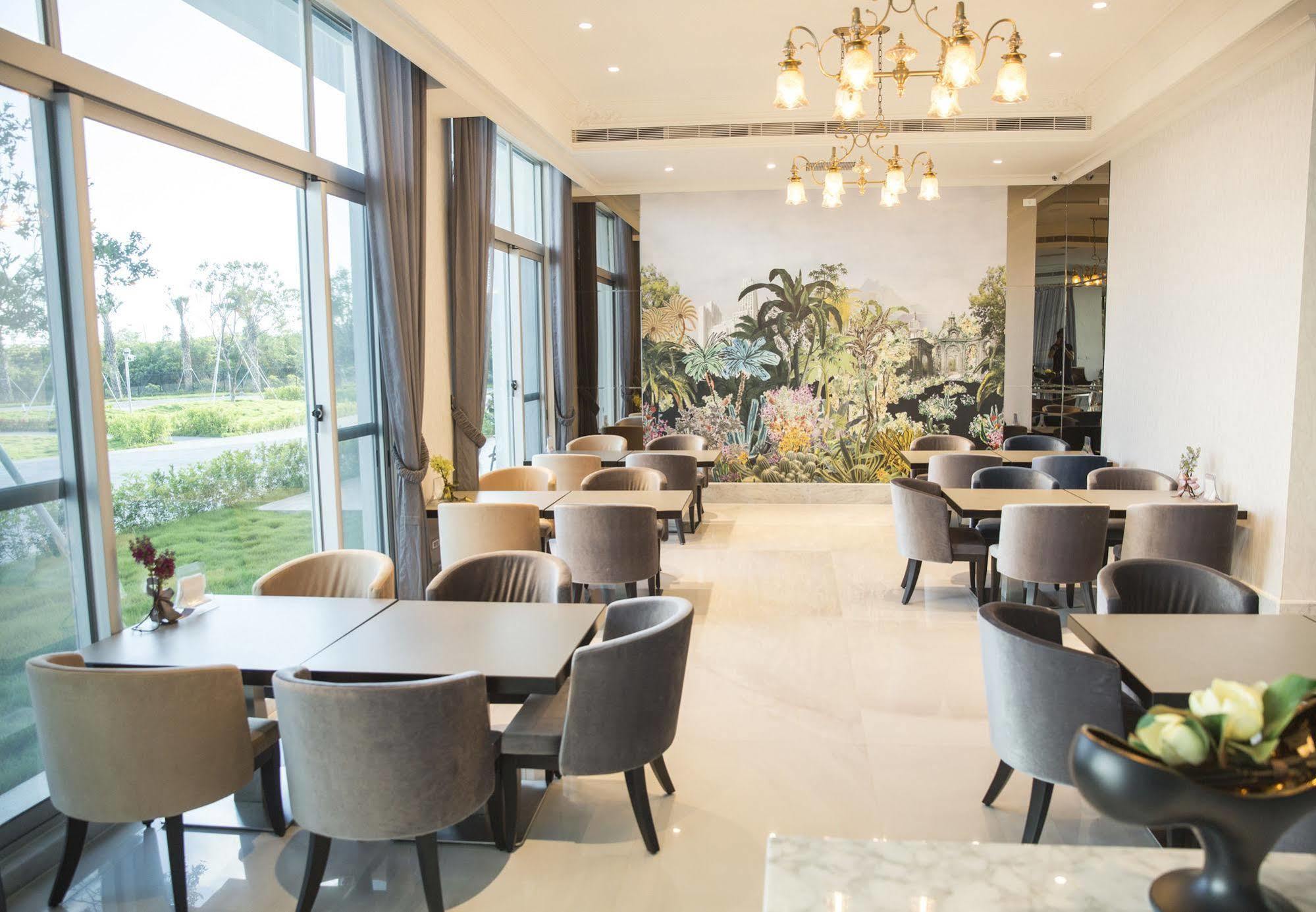 墾丁椰林 海灘文旅 Hotel Cape Eluanbi Bagian luar foto