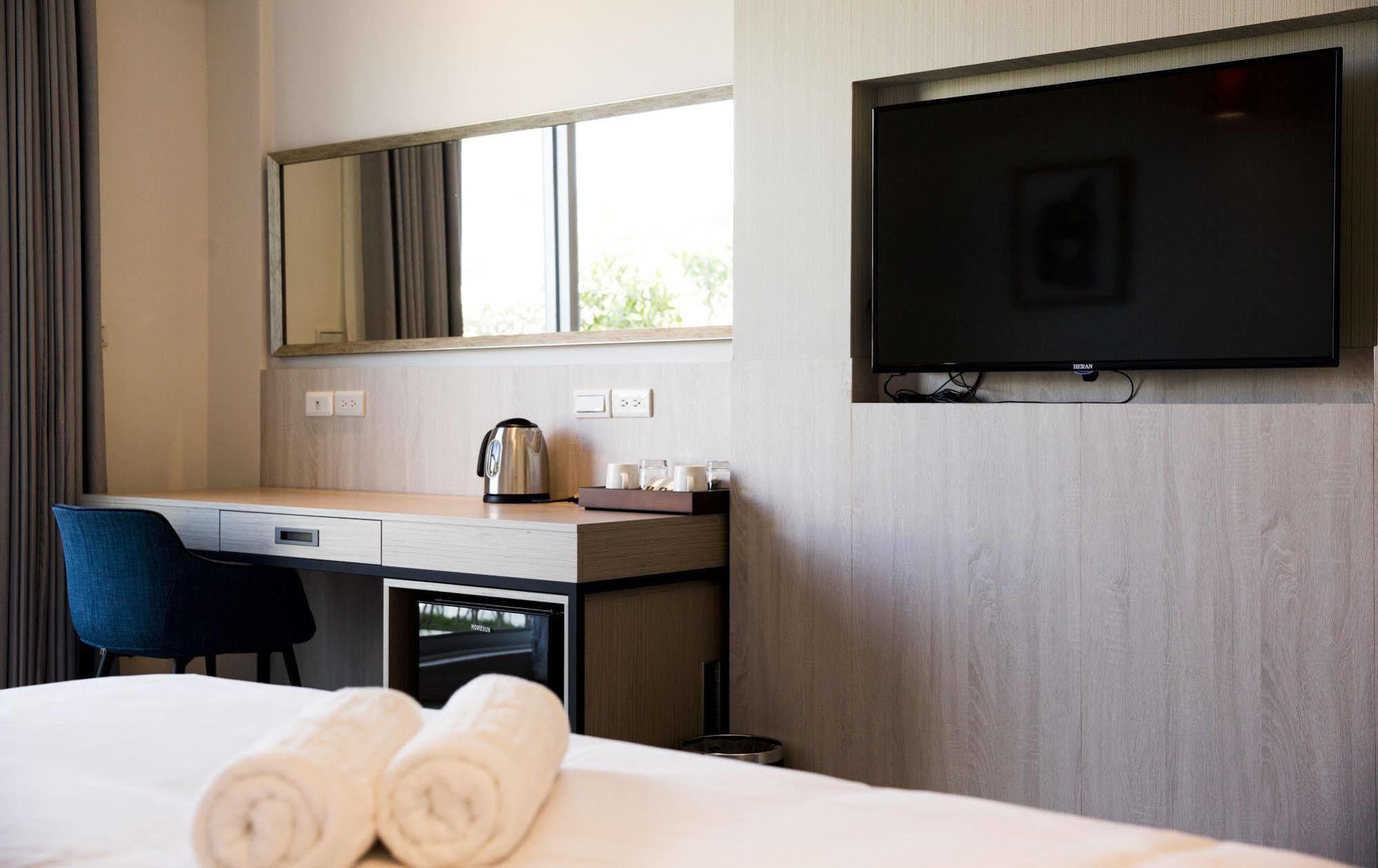 墾丁椰林 海灘文旅 Hotel Cape Eluanbi Bagian luar foto